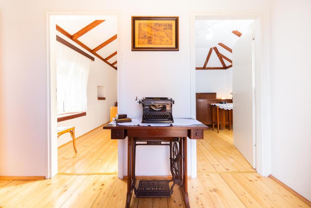 Holiday Home Burba Komiza Bagian luar foto