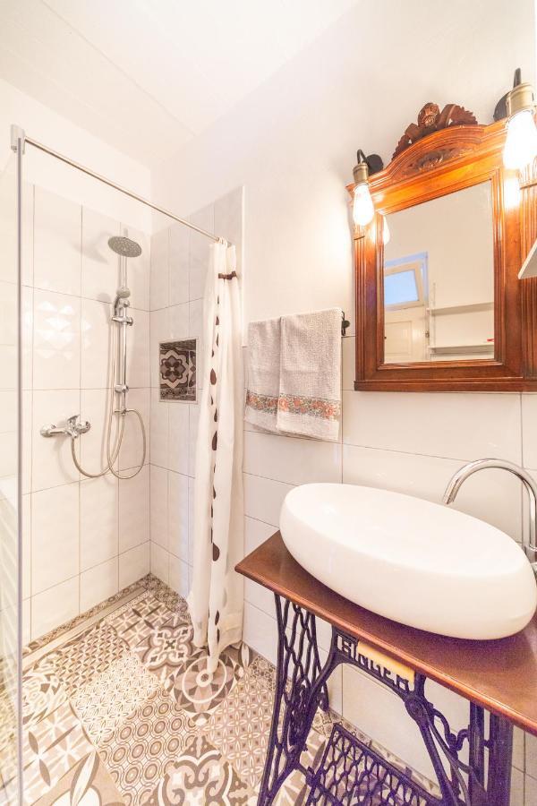 Holiday Home Burba Komiza Bagian luar foto